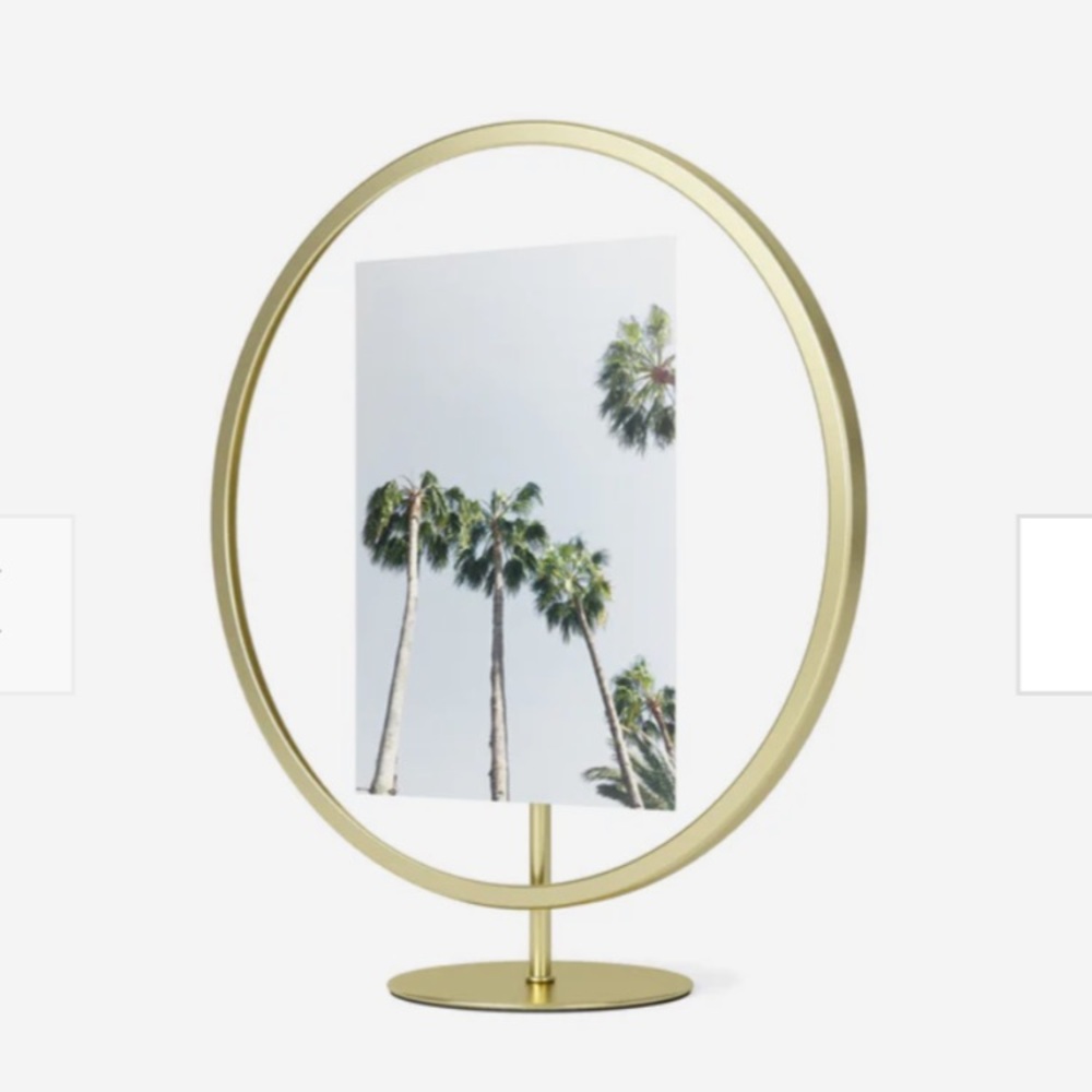 Umbra 5” x 7” Large Round Infinity Frame in Brushed Gold Finish Brand new!